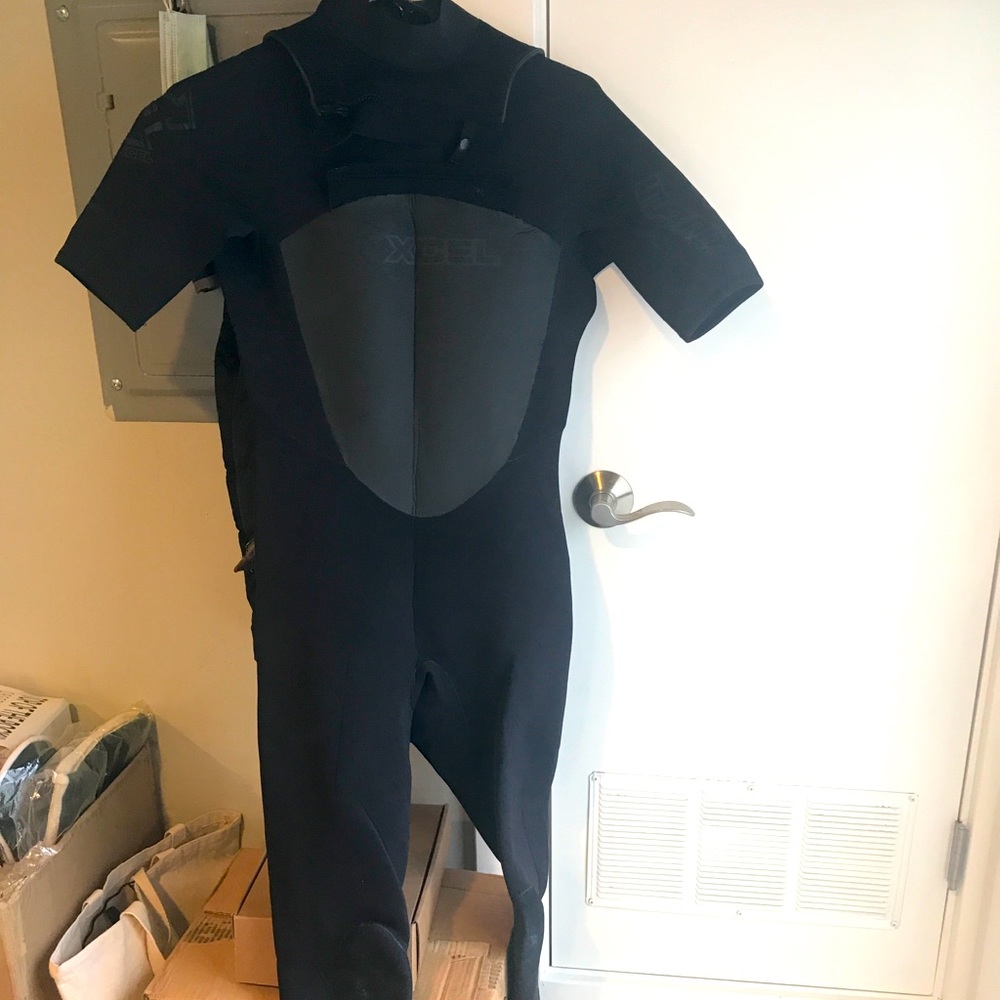 🛑SOLD! Men’s 2mm Chest Zip Wetsuit 🛑